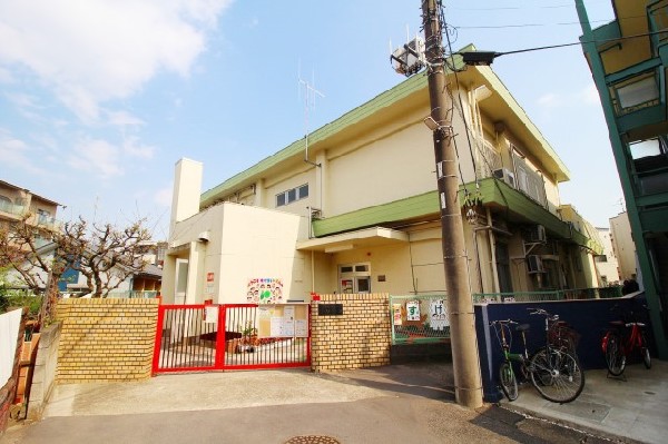 菅保育園(近隣には保育園が点在しており、子育て中の方にとって、心強い環境です。毎日の生活の一部だから、保育園が近いことで送り迎えなどの負担も減りますね。)