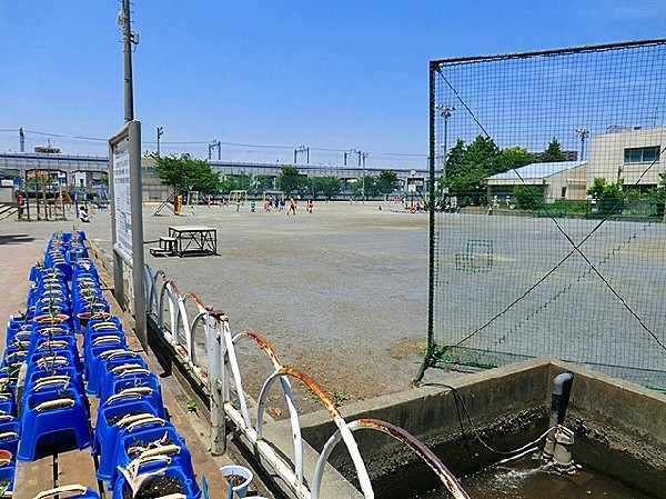 東住吉小学校(学校教育目標「すこやか（すなおな子・こころやさしい子・やる気がある子・かんがえる子）」)