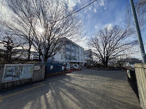 東住吉小学校(学校教育目標「すこやか（すなおな子・こころやさしい子・やる気がある子・かんがえる子）」)