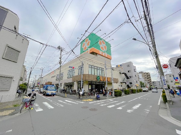 ライフ川崎御幸店　(スーパーマーケット ライフは、「安全と安心」「鮮度と品質」「信頼とサービス」にこだわっています。)