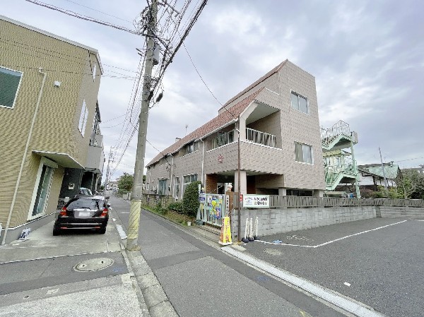 みのり幼稚園　(川崎市幸区にある幼稚園で、地域の皆様、そして多くの卒園生に見守られながら、元気いっぱいに開園しています。)