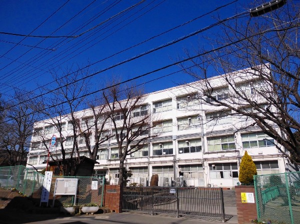横浜市立樽町中学校(確かな学力、豊かな心、健やかな体、公共心と社会参画意識、国際社会に寄与する開かれた心、を磨いていく。)