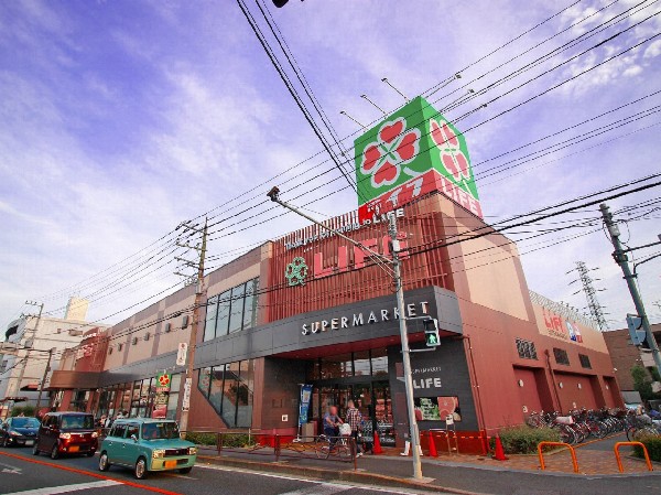ライフ中原井田店(ライフは、「安全と安心」「鮮度と品質」「信頼とサービス」にこだわっています。)