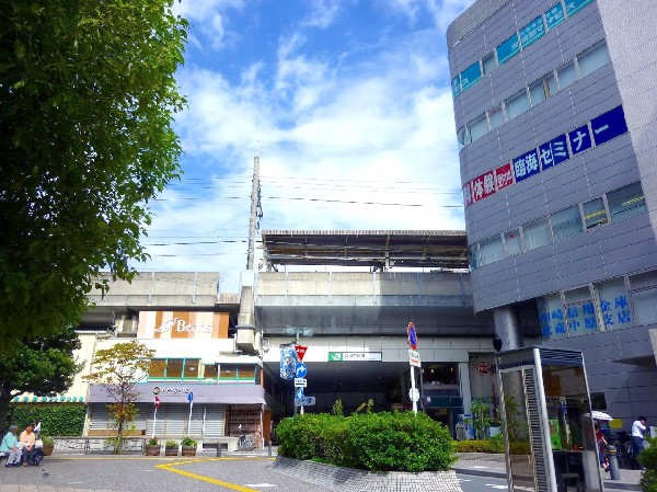 武蔵中原駅(フロンターレ川崎のホームグラウンドである等々力競技場の最寄り駅。試合のある日にはユニホーム姿のサポーターの姿をたくさん見かけます。)