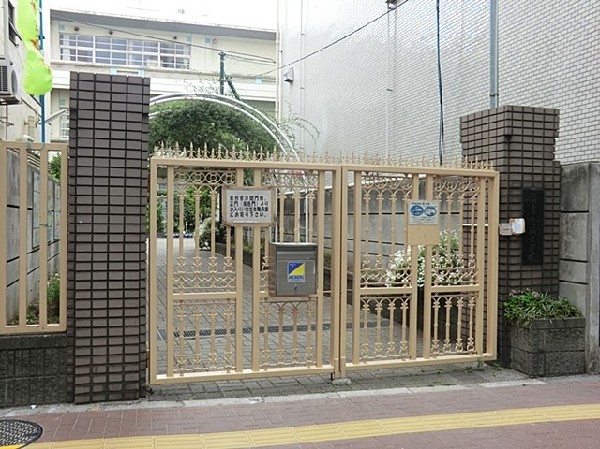 宮前小学校(かかわる力と豊かな心を持つ、たくましい子の育成をめざして　正しく、楽しく、たくましく)