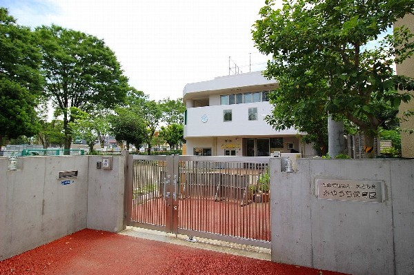 しらゆり宮内保育園(一人一人の発達、持ち味、個性を大切にしながら、友達と遊べる心豊かな保育。)