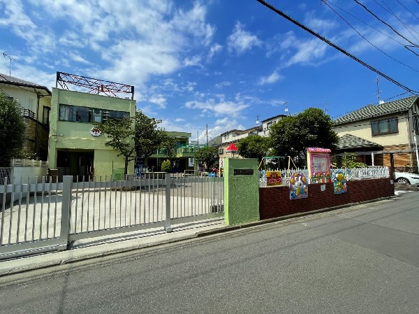 小田双葉幼稚園 (少人数で家庭的な保育をモットーにしています。「情操」教育として、音楽とリズムを楽しみながら、鼓笛の指導をしています。)