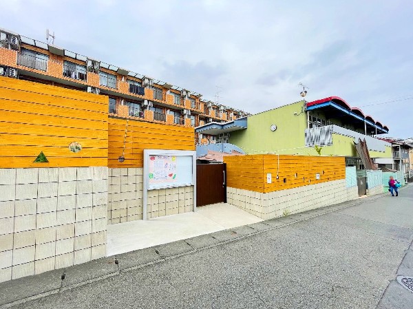 ぶどうの実鷺沼園（保育園）(園庭を改修し子どもたちが発見したりじっくりと遊びこめるスペースになりました！第２さぎぬま園とは隣同士の姉妹園として交流しています。)