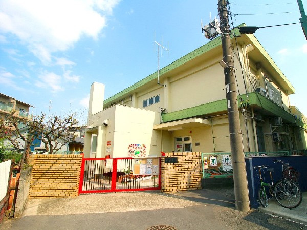 菅保育園(近隣には保育園が点在しており、子育て中の方にとって、心強い環境です。毎日の生活の一部だから、保育園が近いことで送り迎えなどの負担も減りますね。)