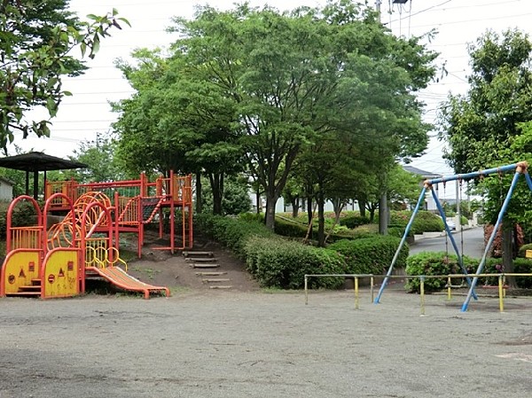 あかね台宮の台公園(住宅街らしく近隣には公園が複数ありますので、お子様にも嬉しい住環境です。きっと、お気に入りの公園がみつかるはずです。)
