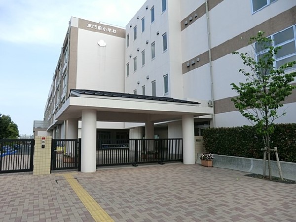 東門前小学校　(やさしく思いやりのある子(徳)、心も体もたくましい子(体)、自分で考える子(知))