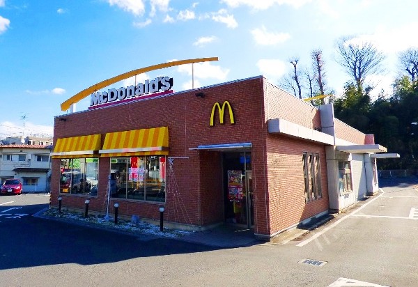 マクドナルド川崎初山店(無料の駐車スペースが32台ありますので車での来場も便利。)