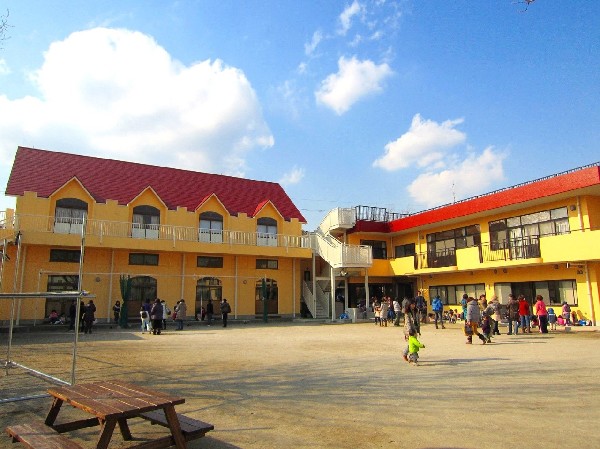 玉幼稚園 (豊かな自然に囲まれ、園舎・園庭から子供たちの元気な声が聞こえてきます。できることが増えていく、お子様の成長が楽しみです。)