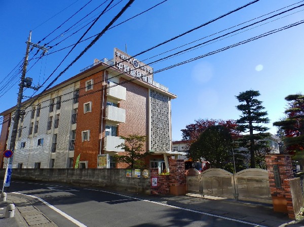 中野島幼稚園　(豊かな自然に囲まれ、園舎・園庭から子供たちの元気な声が聞こえてきます。できることが増えていく、お子様の成長が楽しみです。)