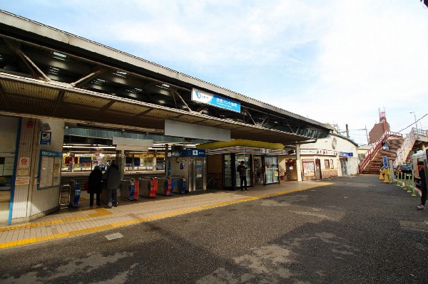 読売ランド前駅(新宿までは小田急線で28分。東京の中心地へ30分以内で行けるのは嬉しい。)
