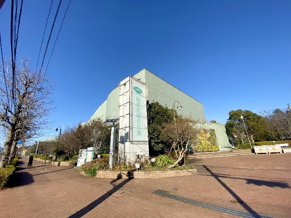 青葉区総合庁舎(青葉区総合庁舎　「市が尾駅」下車徒歩８分。開閉庁時間は、主に月～金曜日　午前８時４５分～午後５時００分。)