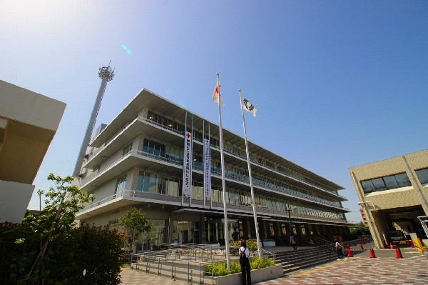 区役所（幸区）(引越しや出産、検診、保育園の入園、年金、税金、各種手続き等々、節目で必ず行く必要がある幸区役所。)