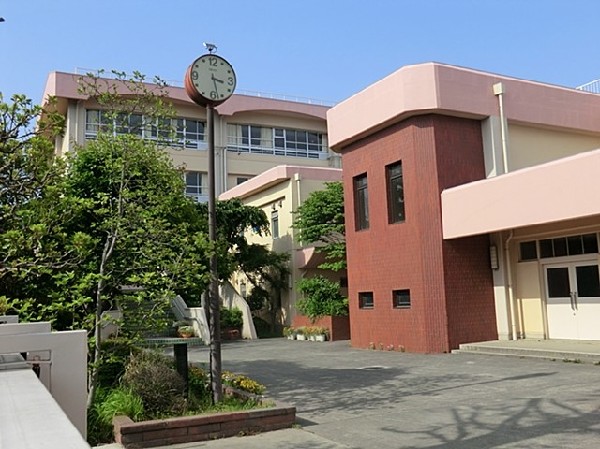 王禅寺中央中学校　(川崎市麻生区の王禅寺中学校と白山中学校が統合されて、平成20年4月に開校した学校です。)
