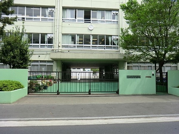 今井小学校(学校教育目標「自ら学び、心豊かに、たくましく生きていく児童の育成をめざして」)