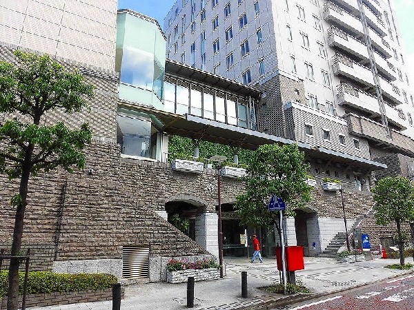 区役所（市民館図書館）(何かと訪れる機会がある多摩区役所。引越し時には各種転入手続が必要ですし、子育てには支援や健康診断でバックアップがあります。)