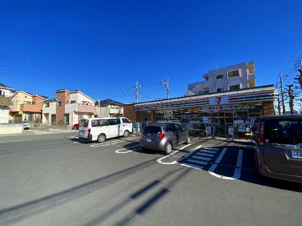 セブンイレブン横浜鴨志田店(全国最多の店舗数を誇り、24時間いつでも日用品や美味しいお弁当が揃う、暮らしに最も身近で便利なコンビニです。)