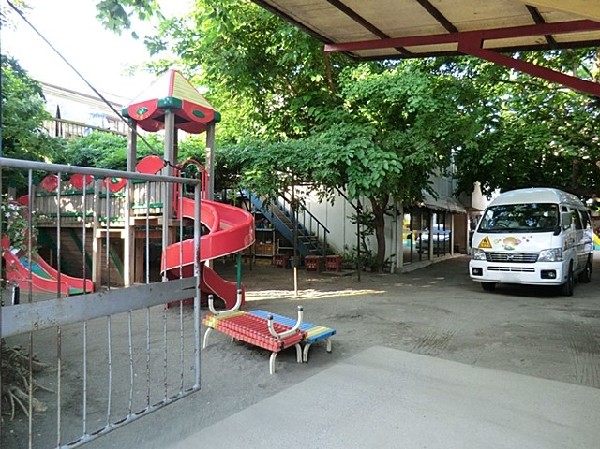 鶴見平和幼稚園(四季折々の行事を通して、色々なことを体験出来きる園です。子どもたちの芽を伸ばす為に英会話教室も実施。)