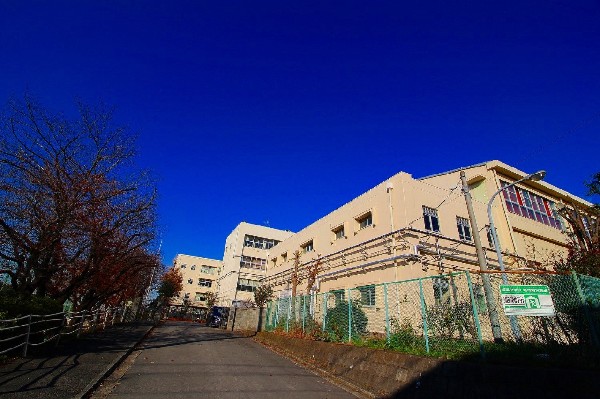 城郷中学校(校則や先輩の上下関係など厳しすぎず、のびのびと通える学校。部活動の種類が多い。)