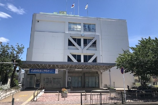 横浜市西区役所(暮らしに関する手続きやお子さまの健診など、何かと行くことのある区役所。近くにあると便利ですね。)