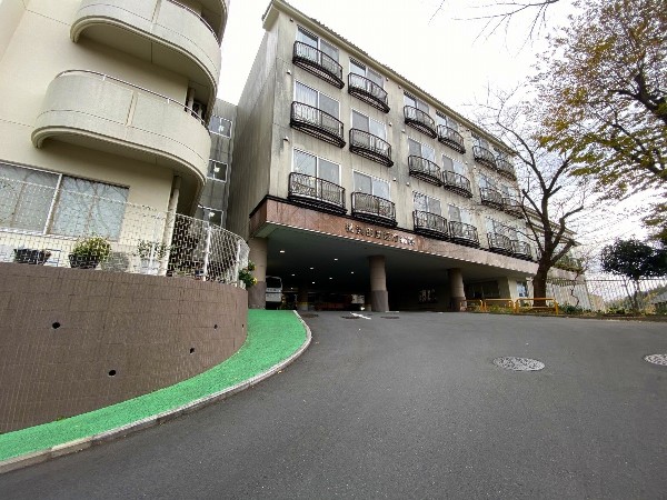 田園都市病院(安心とより満足度の高い医療・看護を提供。緑に囲まれた心和む院内では、晴れた日には富士山が望めます。)