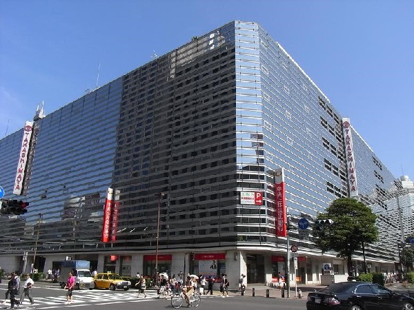 横浜高島屋(催事場やレストラン街あり。食品・衣料・ベビー用品・コスメ・ブランド等を取扱う横浜駅直結の百貨店です。)