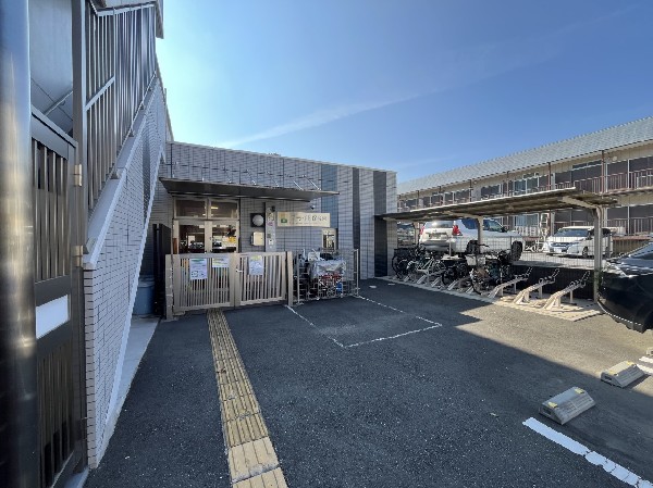 ブライト保育園(木の温もりを感じる園舎の保育園。かかわる人すべてのHAPPYを追求。子供達の「生きる力」の基盤を作る。)