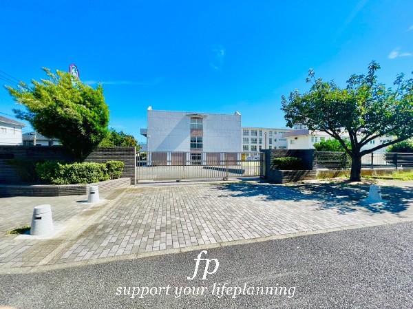 岩井原中学校(創立70年以上の歴史を持つ中学校。生徒会活動や交流行事が活発で、学びと成長の機会が豊富です。)