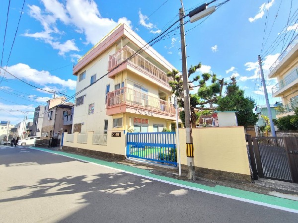 つくし愛児園(日本の四季折々の伝統的行事を重んじています。お誕生会や生活経験が、より豊かになるよう計画しています。)