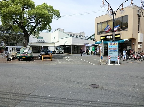 矢向駅(品川まで21分、渋谷まで31分とアクセスの良い駅。駅前にはスーパー、コンビニ、飲食店があり便利です。)