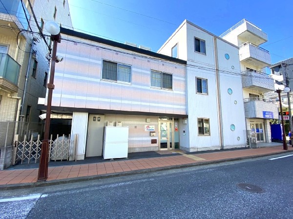 アイン松本町保育園(モンテッソーリ教育、自由保育、共育をコンセプトにした園。自由遊びの他、英語、体操、書道なども行います)