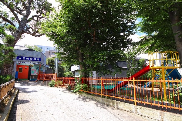 天王院幼稚園(少人数制の園です。体験を通して、自ら感じ、自ら学び、園児それぞれのペースに合わせて教育を行っています)