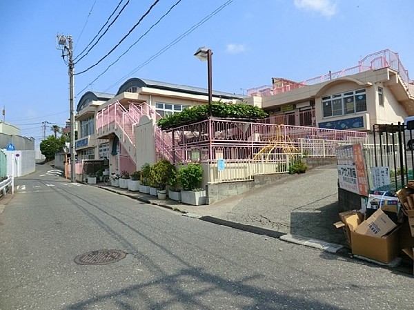 あおぞら保育園(周辺に岸根公園や畑があり自然と触れ合える環境が充実。24時間保育が併設されており、万が一の際も安心。)